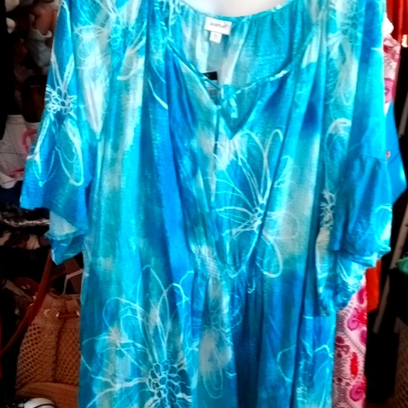 Avenue Dresses & Skirts - Avenue Plus FLORAL PRINT Dress